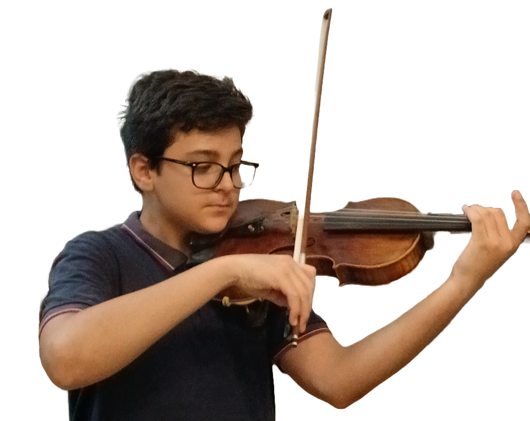 Imagem de João Marcos tocando violino